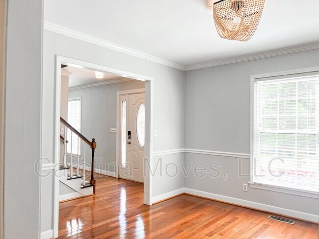 Building Photo - 106 Fox Run Cir