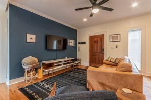 Building Photo - 2415 Durwood St
