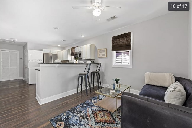 Not pictured: new ceiling fan and blinds - 208 Line St
