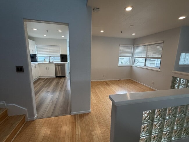 Building Photo - 816 Constellation Ct