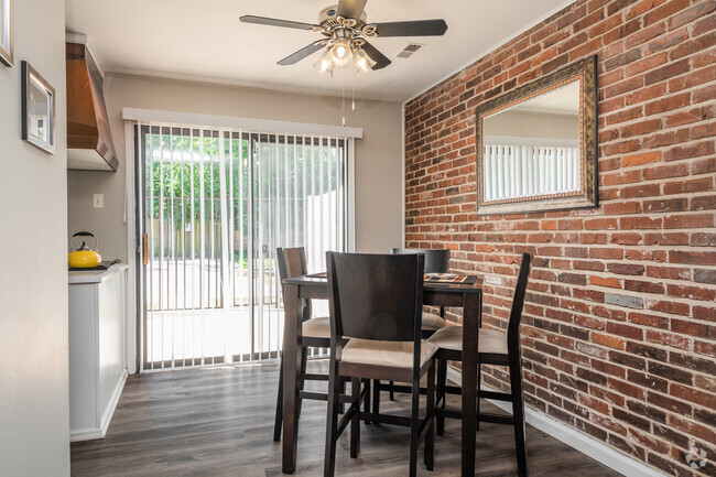 Foto del interior - Warson Village Townhomes