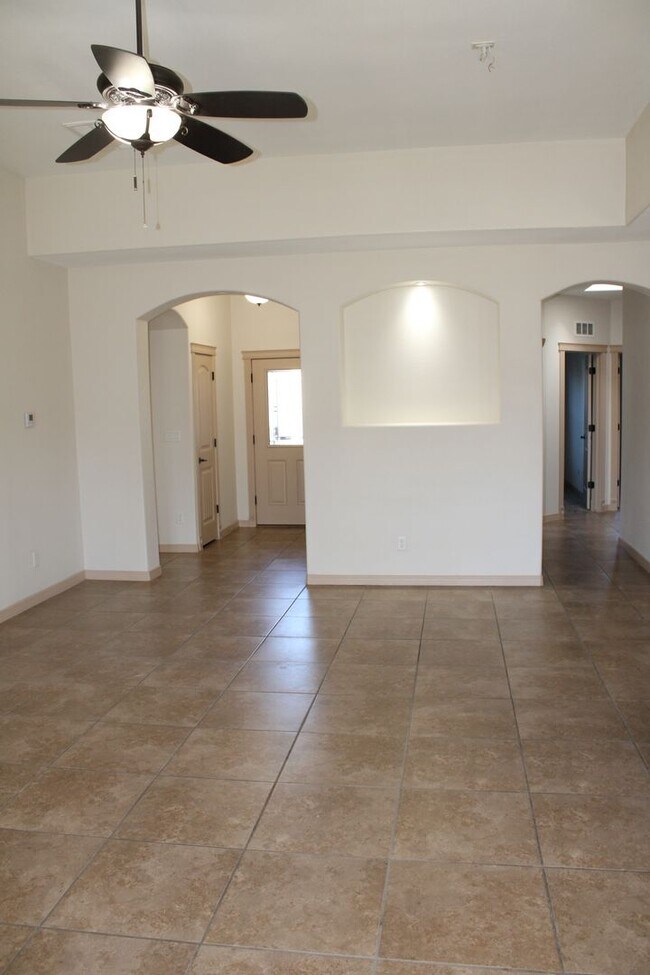 Building Photo - 3060 Cascade Point