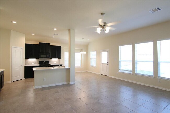 Building Photo - 21353 Somerset Shores Crossing