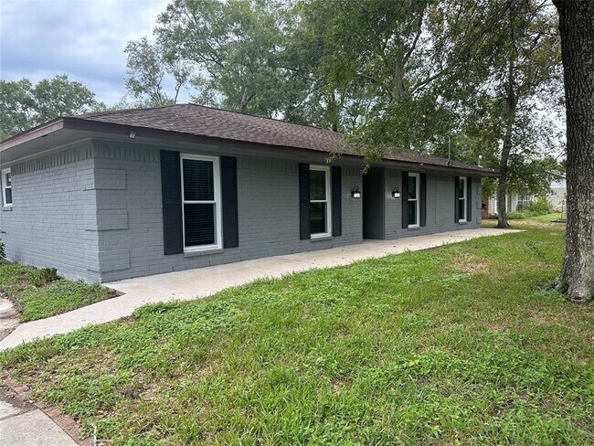 Foto del edificio - 228 Oak Manor Dr