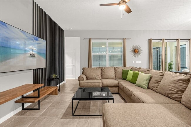 Foto del edificio - 262 Marcello Blvd