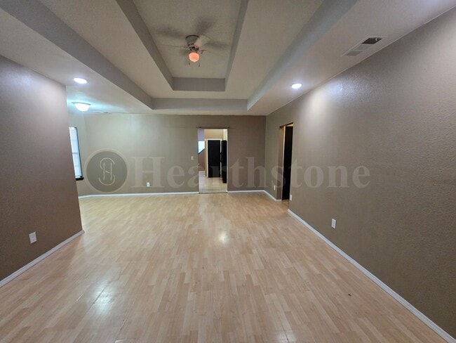 Building Photo - 1307 Gidding St