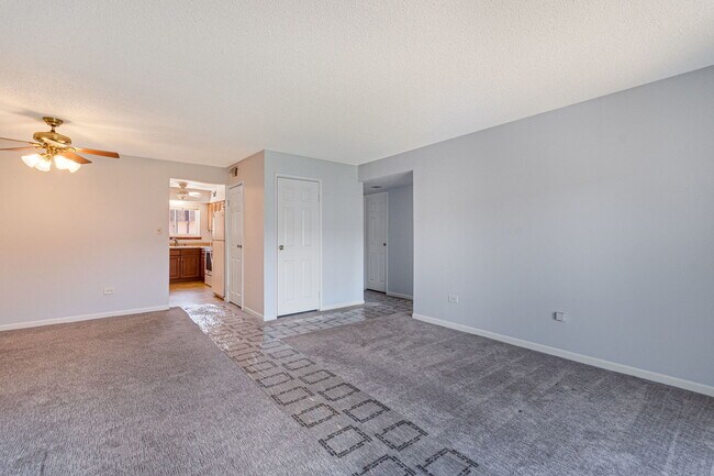Foto del edificio - 9446 Bay Colony Dr