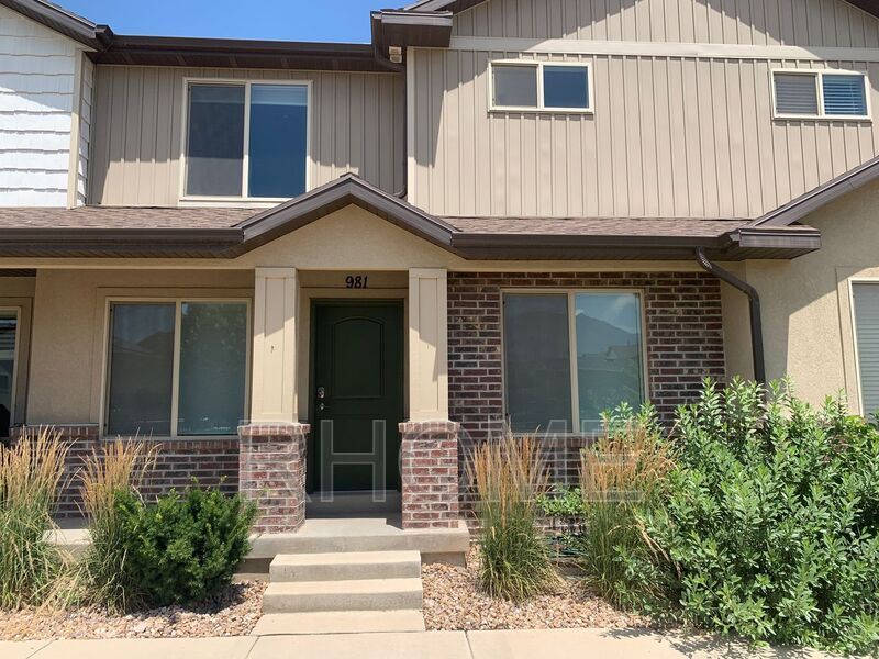 981 N Apple Seed Ln, Santaquin, UT 84655 Townhome Rentals in