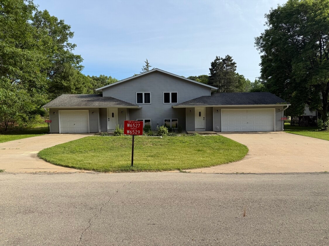 Primary Photo - W6527 Woodhaven Cir