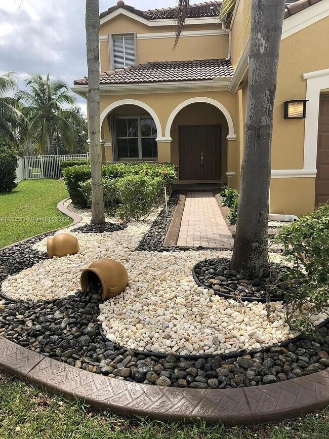 Foto del edificio - 1538 Tamarind Ct