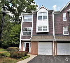 Building Photo - 13 Halstead Pl