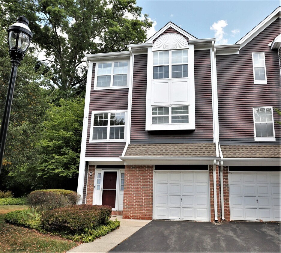 Foto principal - 13 Halstead Pl