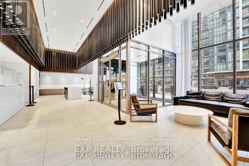 Photo du bâtiment - 4065 Confederation Pkwy