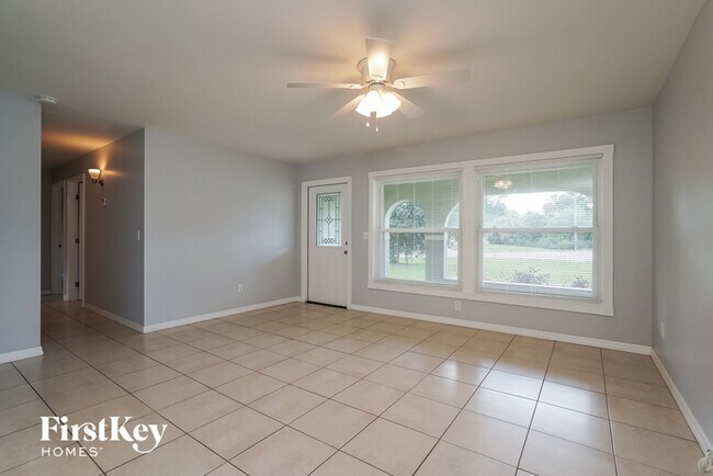 Foto del edificio - 21104 Riddle Ave