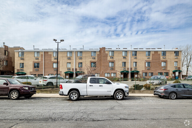 Building Photo - Skyline Terrace