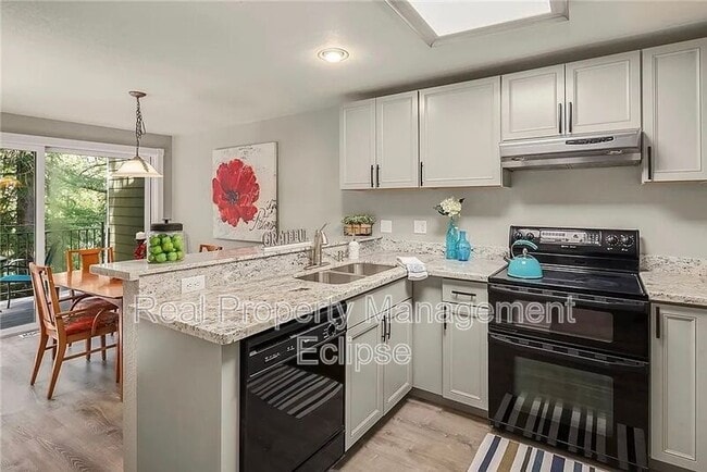 Foto del edificio - 4229 155th Pl SE