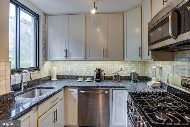 Foto del edificio - 2201 L St NW