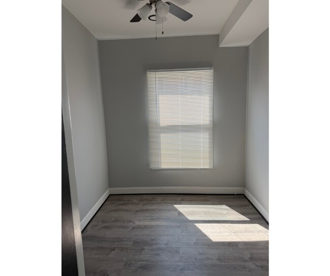 Foto del edificio - 1228 Glyndon Ave