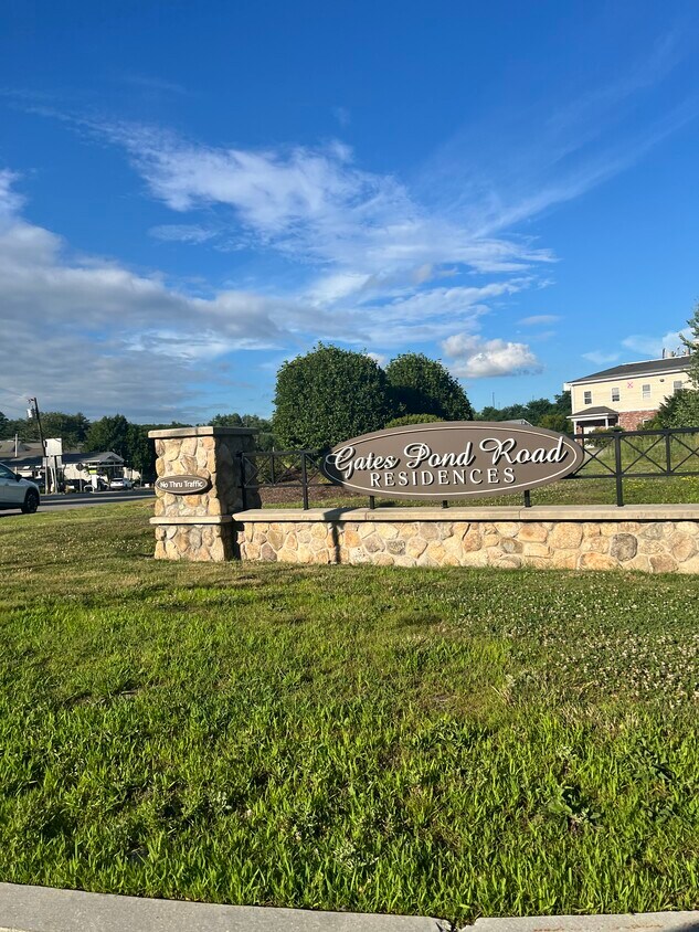 Foto principal - 195 Gates Pond Rd