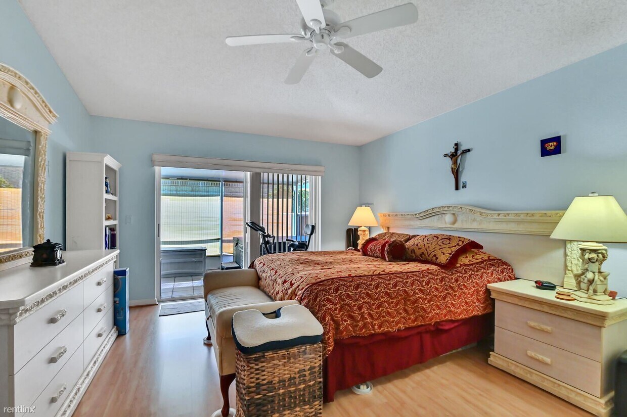 Building Photo - 4 br, 2.5 bath House - 18343 Coral Sands W...