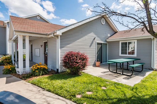 Coronado Park & Heights Apartments - Junction City, Ks 