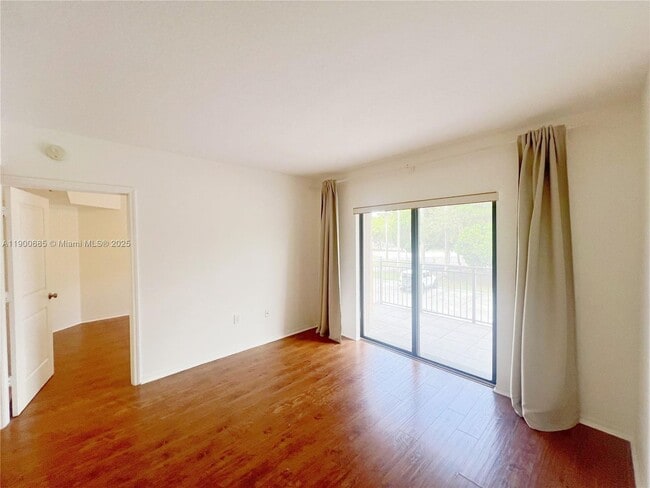 Foto del edificio - 9340 Fontainebleau Blvd