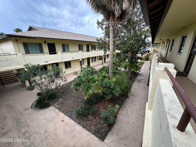 Foto del edificio - 400 Oakridge Blvd