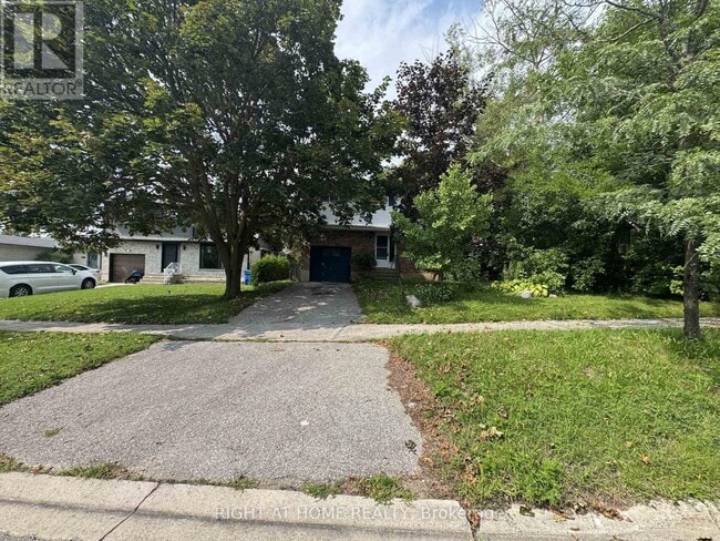 Building Photo - 18 Annamaria Dr