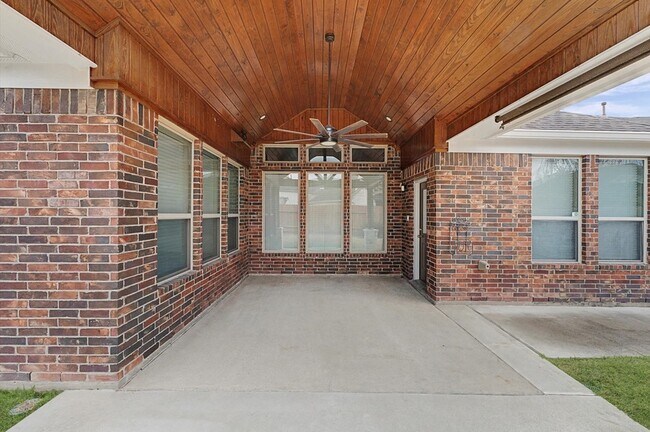 Foto del edificio - 15103 Russet Bend Ln