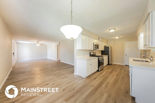 Building Photo - 4322 E Saint Catherine Ave