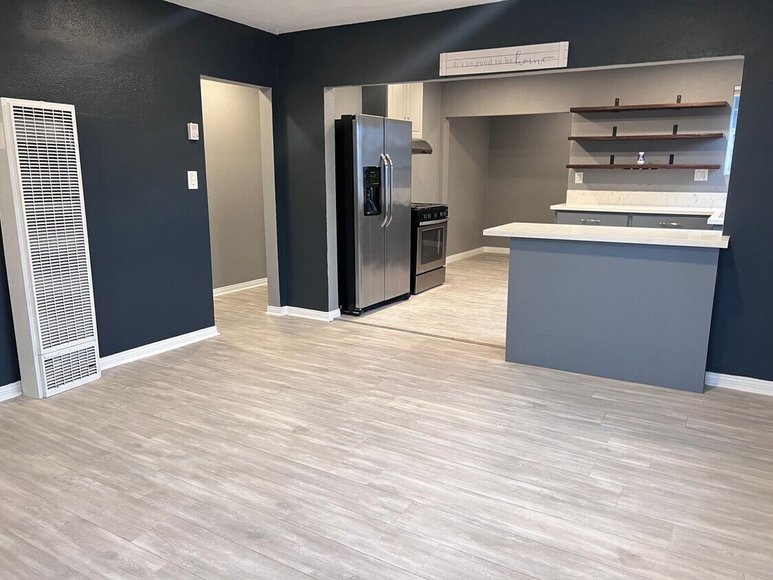 40224024 161st St Unit 4024, Lawndale, CA 90260 Room for Rent in