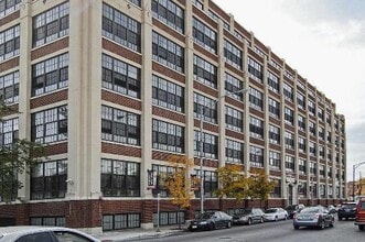 Building Photo - 3963 W Belmont Ave