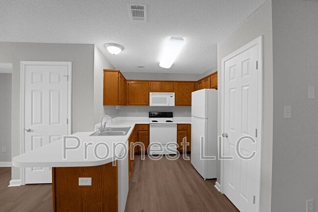 Building Photo - 802 Barrington Woods Cove