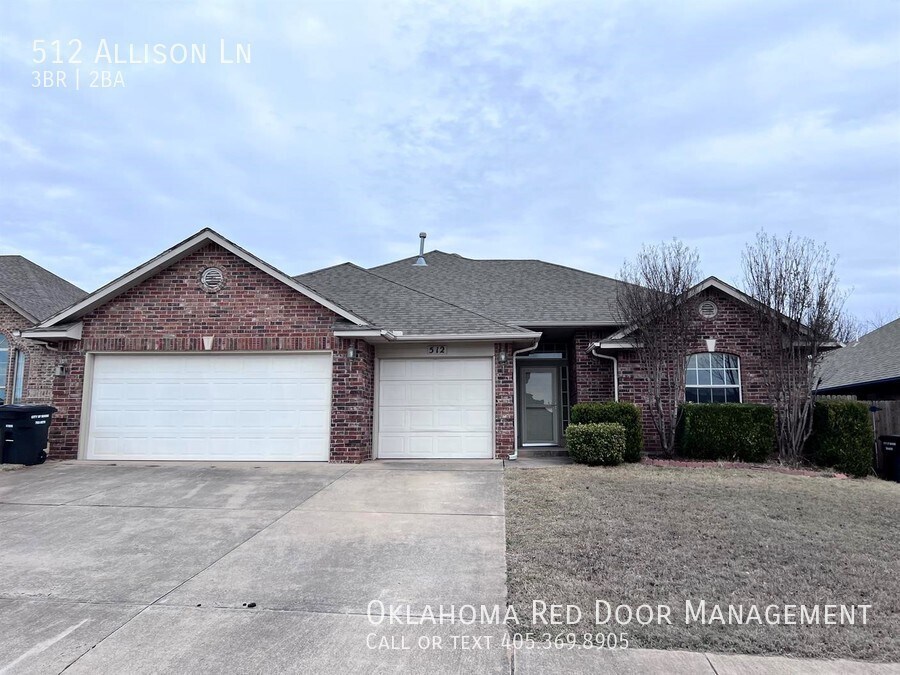 Primary Photo - Executive 3 Bedroom in Moore!