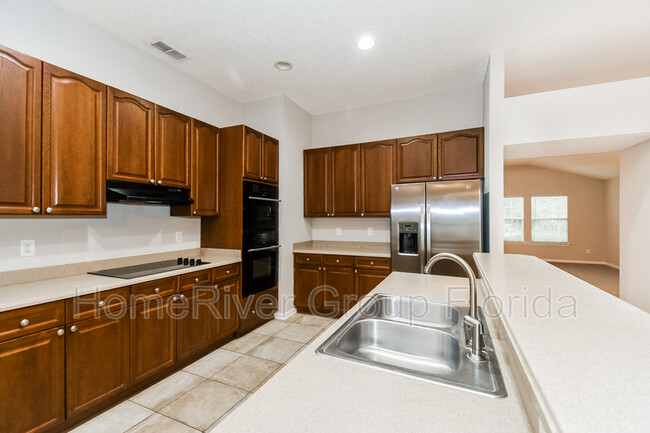 Building Photo - 13447 Teddington Ln