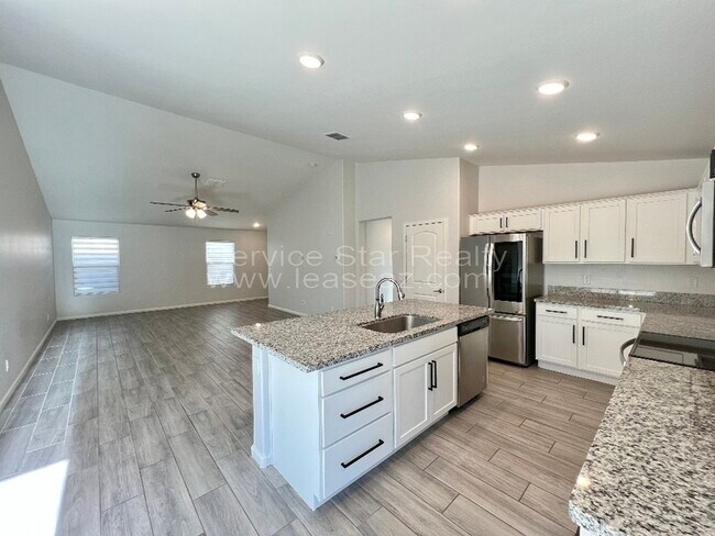 Foto del edificio - 1764 E Desert Breeze Pl