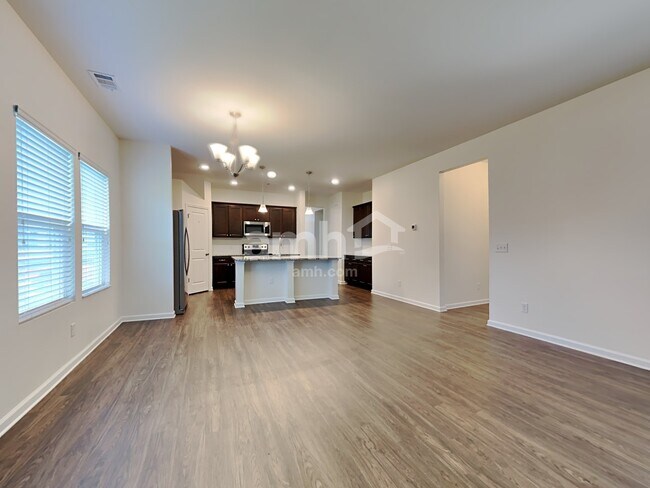 Building Photo - 309 Dogwood Cir