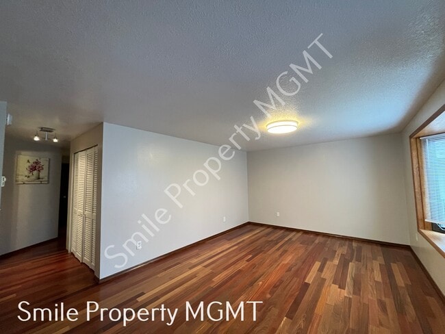 Foto del edificio - 10332 SE Clinton St