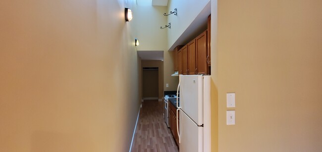 Building Photo - 415 Humphreys St