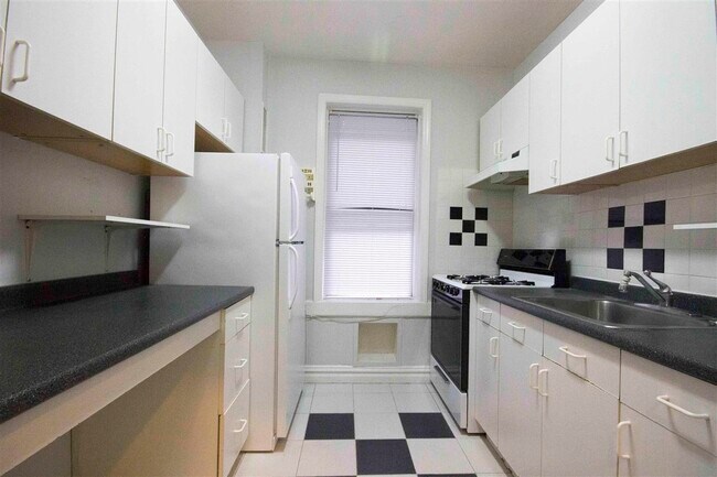 Foto del edificio - 35-39-39 51st St