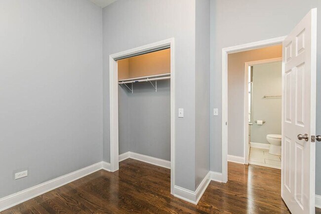 Foto del edificio - 1722 W Hastings St