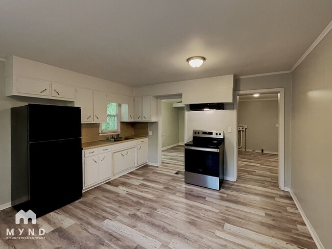 Building Photo - 1445 Echols Dr