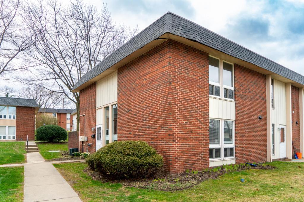 Primary Photo - 314 College Park Dr