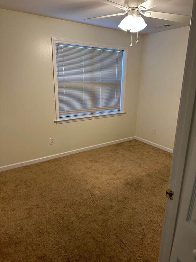 1112 Trinity St Unit 305, Thomasville, NC 27360 Condo for Rent in