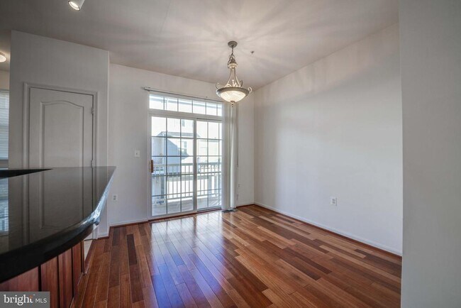 Foto del edificio - 515 Ensemble Ct