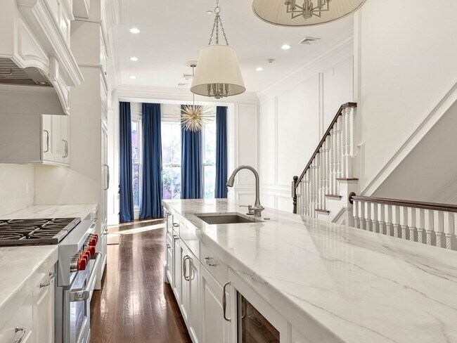 Building Photo - 7 Marlborough St
