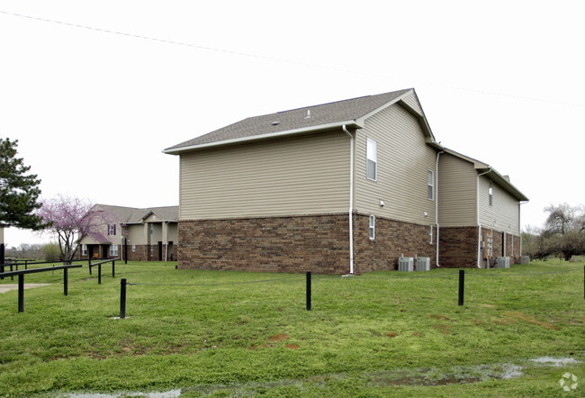 Haley's Village - Chouteau Terrace Apartments