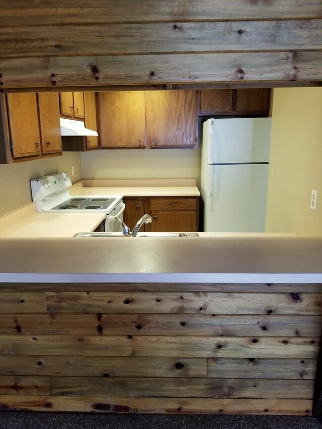 Building Photo - 300 Miners Creek Rd