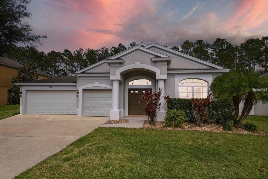 Foto principal - 7346 Crescent Palm Dr