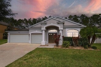Building Photo - 7346 Crescent Palm Dr